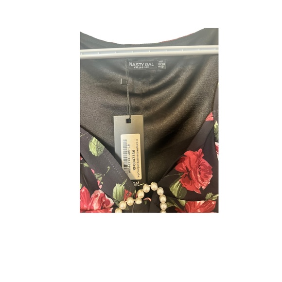 Nasty Gal Large Floral Pearl buckle Valentine’s day mini dress sz 6 NWT - Picture 2 of 4